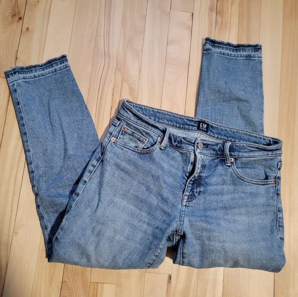 GAP Denim Women's Cropped Blue Jeans Size 27
